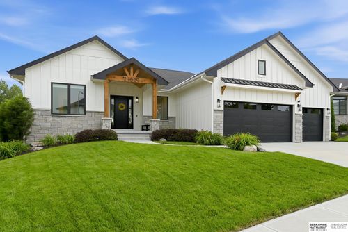 21529 B St, Elkhorn, NE, 68022-3263 | Card Image