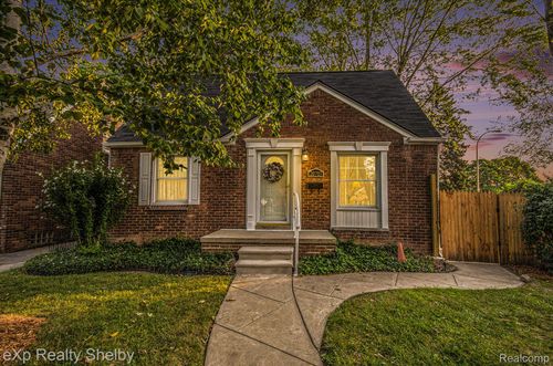 20703 Fleetwood Dr, Harper Woods, MI, 48225-1625 | Card Image