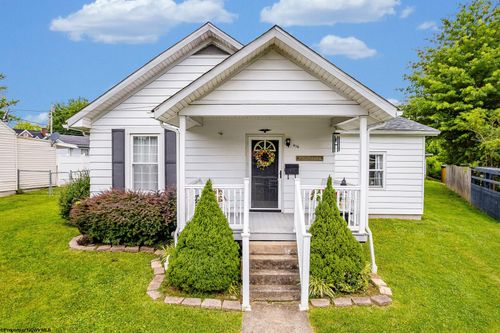 416 Cherry St, Bridgeport, WV, 26330-1518 | Card Image