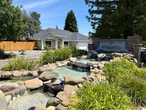 2704 Western Oak Dr, Redding, CA, 96002-5114 | Card Image