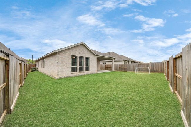 12310 Grassy Bend Dr, House other with 3 bedrooms, 2 bathrooms and 2 parking in Mont Belvieu TX | Image 28