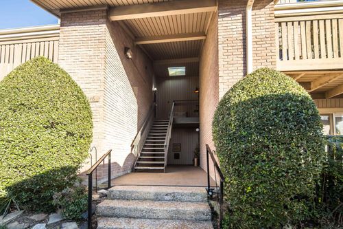 2-846 Thistledown Dr, Memphis, TN, 38117 | Card Image