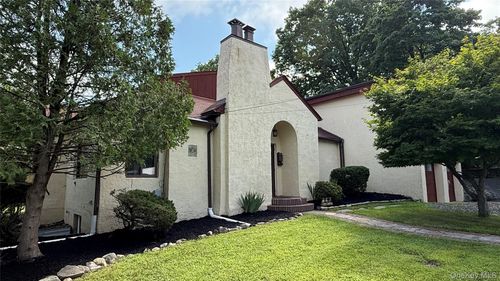 1 Sunset Dr, Suffern, NY, 10901-4803 | Card Image