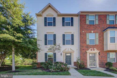 7001 Trek Way, GAINESVILLE, VA, 20155-3305 | Card Image