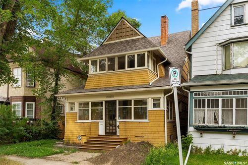 2256 Angus St, Regina, SK, S4T2A2 | Card Image