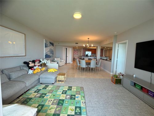 apt-1104-15051 Royal Oaks Ln, North Miami, FL, 33181-2466 | Card Image