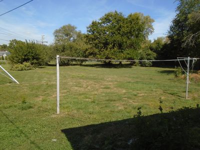 Large open yard | Image 2