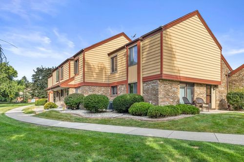 4021 W College Avenue, Franklin, WI, 53221 | Card Image