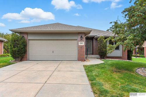 7240 Marie Ln, Lincoln, NE, 68516-5629 | Card Image
