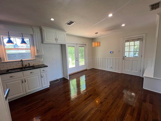 1107 N Hackberry Ave, House other with 3 bedrooms, 2 bathrooms and null parking in Gladewater TX | Image 24