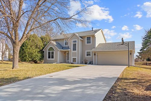 1-952A Moonlight Dr, Woodbury, MN, 55125 | Card Image