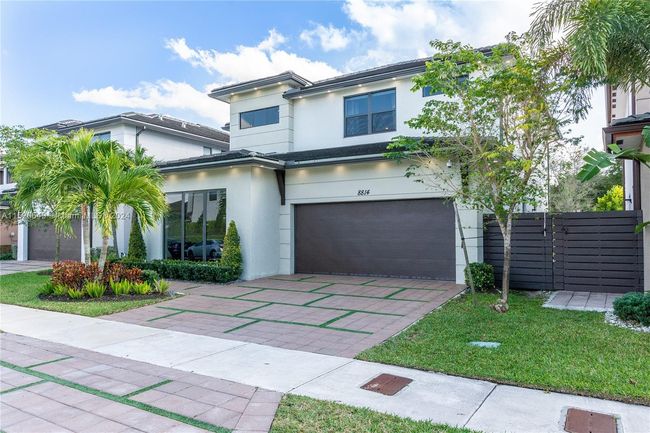 8814 Nw 154th Ter, House other with 5 bedrooms, 4 bathrooms and null parking in Miami Lakes FL | Image 1