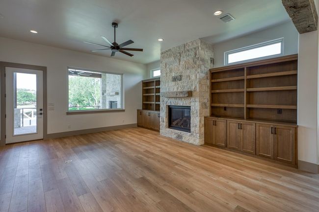 208 E Lakeshore Dr, House other with 4 bedrooms, 5 bathrooms and null parking in Sunrise Beach TX | Image 8