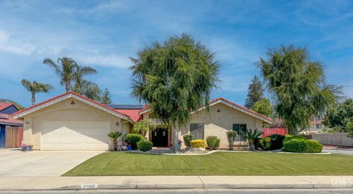 9700 Mesa Oak Drive, Bakersfield, CA, 93311 | Card Image