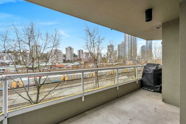 601 - 1135 Quayside Drive, Condo with 3 bedrooms, 2 bathrooms and 1 parking in New Westminster BC | Image 30