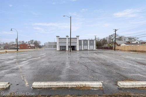 16736 Ecorse Road, Allen Park, MI, 48101 | Card Image