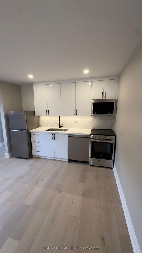 202-500 Salem Ave, Toronto, ON, M6H3E1 | Card Image