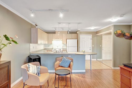 304-12083 92a Ave, Surrey, BC, V3V8C8 | Card Image