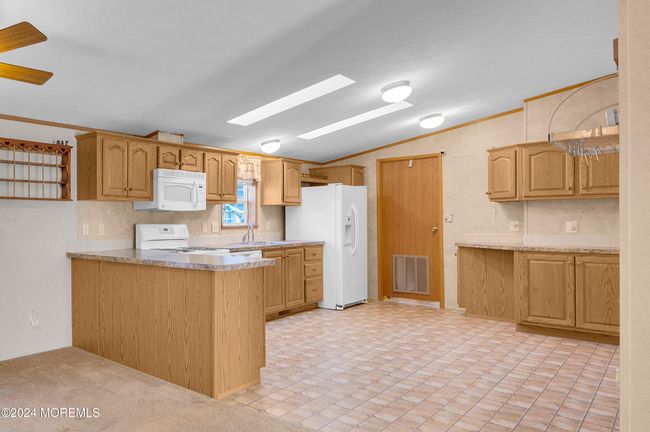 Kitchen | Image 8