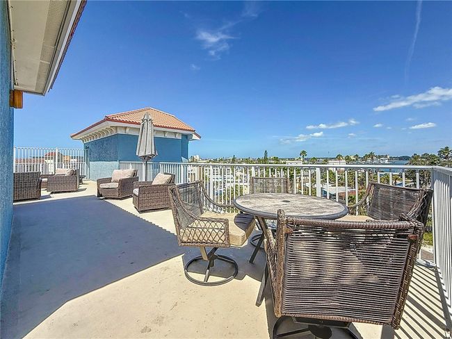 Rooftop dining | Image 8