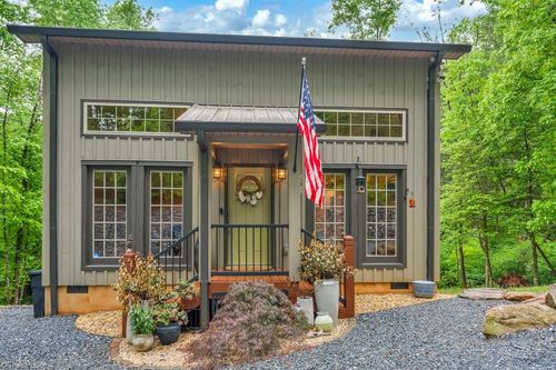 38 Macey Dr, Nebo, NC, 28761-4543 | Card Image