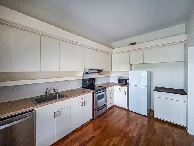 APT-303 - 409 E 38 Th St, Condo with 2 bedrooms, 2 bathrooms and 2 parking in Austin TX | Image 8