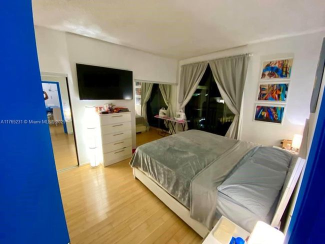 APT-310 - 540 Brickell Key Dr, Condo with 1 bedrooms, 2 bathrooms and null parking in Miami FL | Image 6