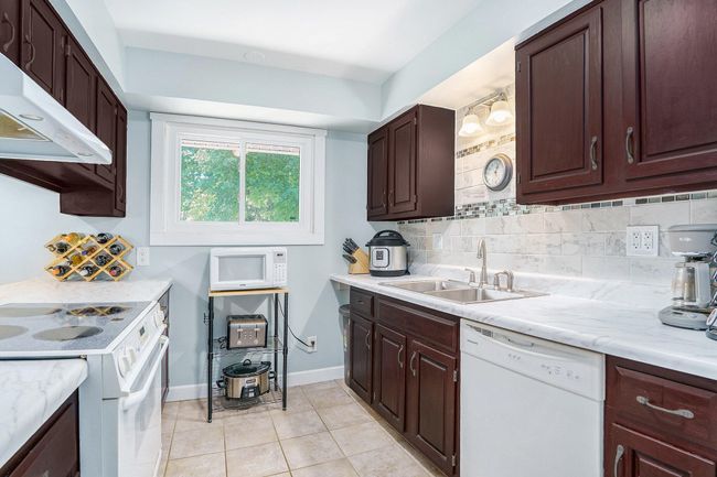 KITCHEN - NEW COUNTERTOP - APPLIANCES INCLUDED | Image 9