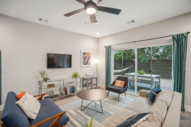 UNIT-2 - 1410 E 2 Nd St, House other with 2 bedrooms, 3 bathrooms and 1 parking in Austin TX | Image 5