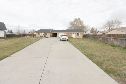 213 E Sage Ln, Culver, OR, 97734-9787 | Card Image