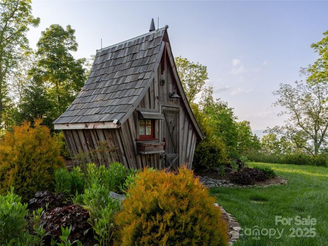 93 N Snow Ridge Dr, House other with 5 bedrooms, 7 bathrooms and null parking in Hendersonville NC | Image 6