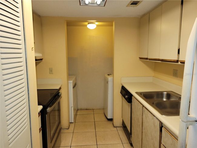 APT-103 - 6102 Curry Ford Rd, Condo with 2 bedrooms, 2 bathrooms and null parking in ORLANDO FL | Image 4