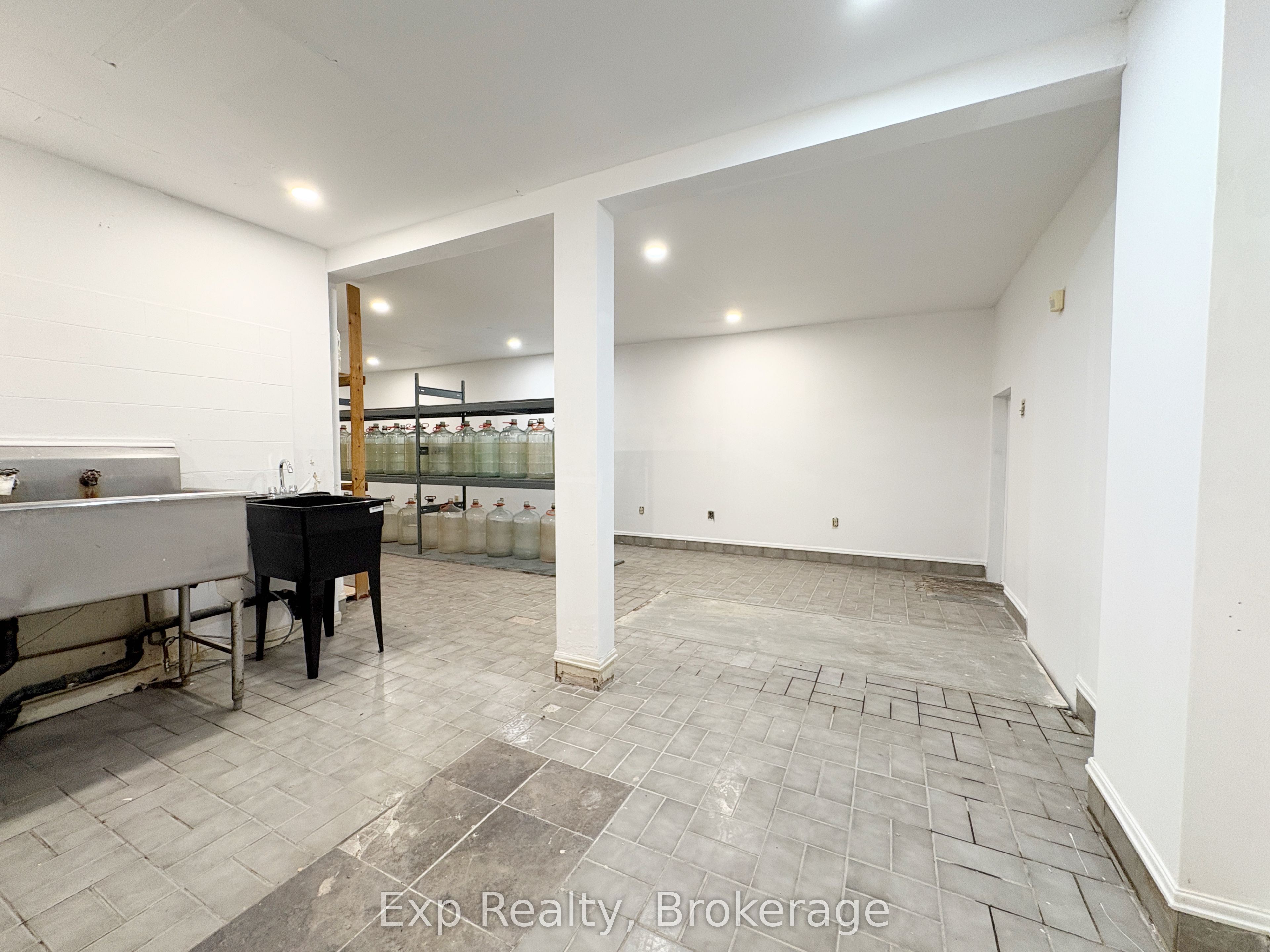 Commercial Lease in Greater Napanee 5