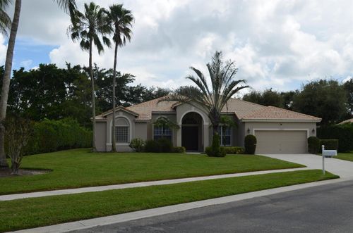 9242 Olmstead Dr, Lake Worth, FL, 33467-3602 | Card Image