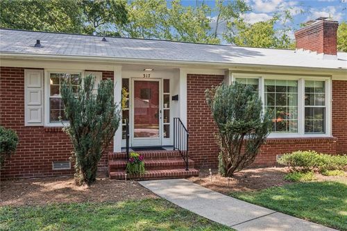 317 Central Pkwy, Newport News, VA, 23606-3725 | Card Image
