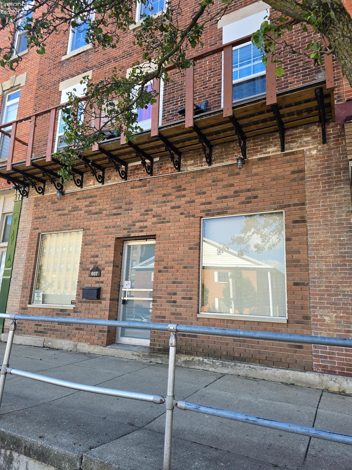 607 W State St, Fremont, OH 43420