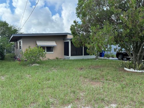 1117 Oakland Cir, Tavares, FL, 32778-4026 | Card Image