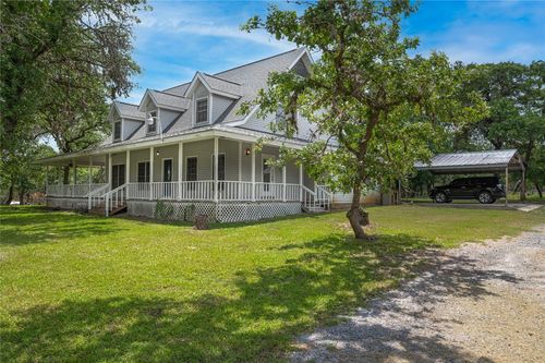 2981 Vivroux Ranch Rd, Seguin, TX, 78155-7842 | Card Image