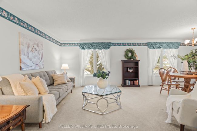60 James St N, House other with 3 bedrooms, 2 bathrooms and 2 parking in Forest ON | Image 6