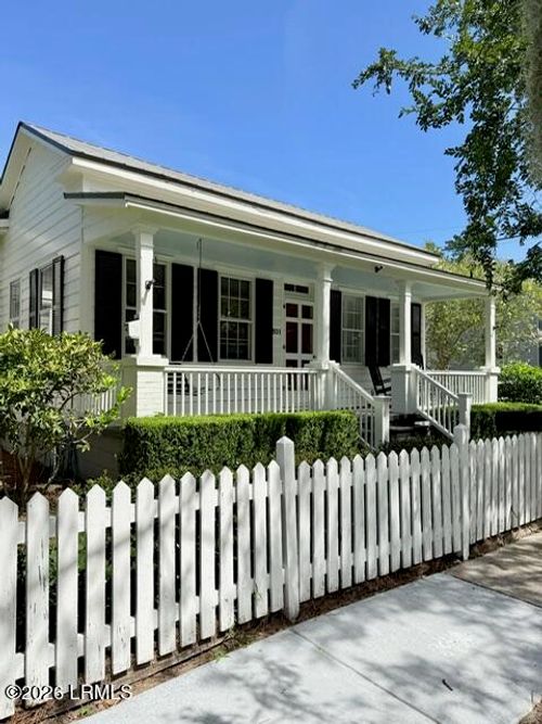 801 Duke St, Beaufort, SC, 29902-4626 | Card Image