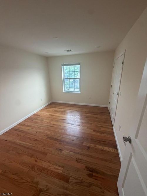 182 Wainwright St, Newark, NJ, 07112-1318 | Card Image