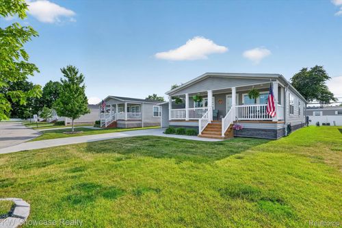 52525 Willow Wood Ct, Chesterfield, MI, 48051-3756 | Card Image