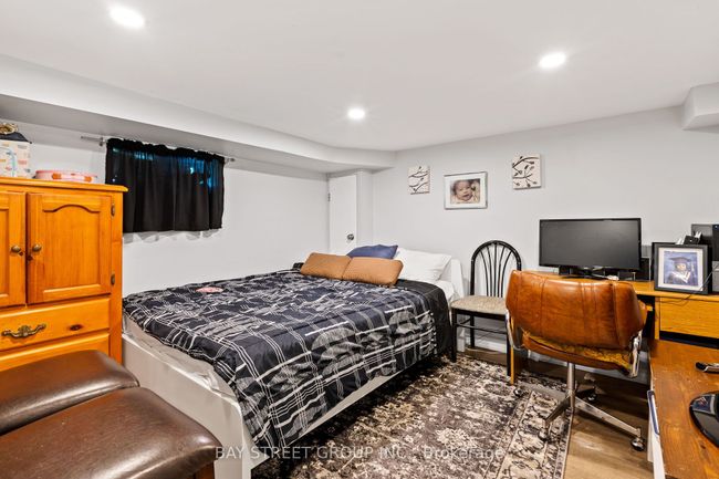 8 Lily St, House other with 4 bedrooms, 2 bathrooms and 3 parking in Saint Catharines ON | Image 11