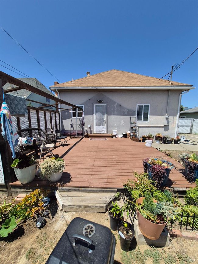 811 Broadway St, House other with 2 bedrooms, 1 bathrooms and 2 parking in Fairfield CA | Image 26