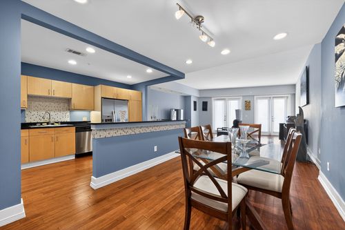 ph-713-5055 Addison Cir, Addison, TX, 75001-6324 | Card Image