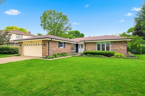 1132 S Fernandez Ave, Arlington Heights, IL, 60005-3039 | Card Image