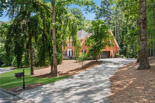 215 Cliffchase Close, Roswell, GA, 30076-4013 | Card Image