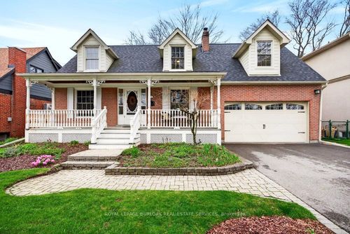 94 Jopling Avenue N, Etobicoke, ON, M9B4G4 | Card Image