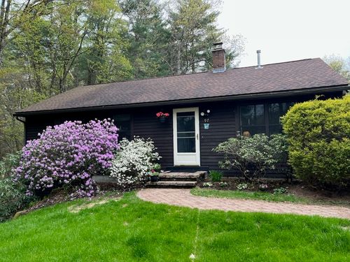 97 Gulf Rd, Belchertown, MA, 01007-9729 | Card Image