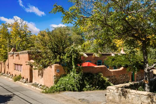 909-907-909 Canyon Rd, Santa Fe, NM, 87501-6121 | Card Image